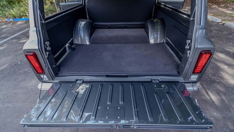 1699686221 161 این خودروی زشت بیشتر از ۵۰ میلیارد تومان قیمت دارد