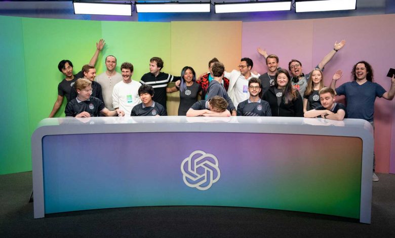 مایکروسافت: کارمندان OpenAI را با همان دستمزد فعلی استخدام می‌کنیم