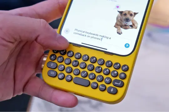 نگاه نزدیک به کلیکس؛ گجتی که آیفون را به بلک‌بری تبدیل می‌کند