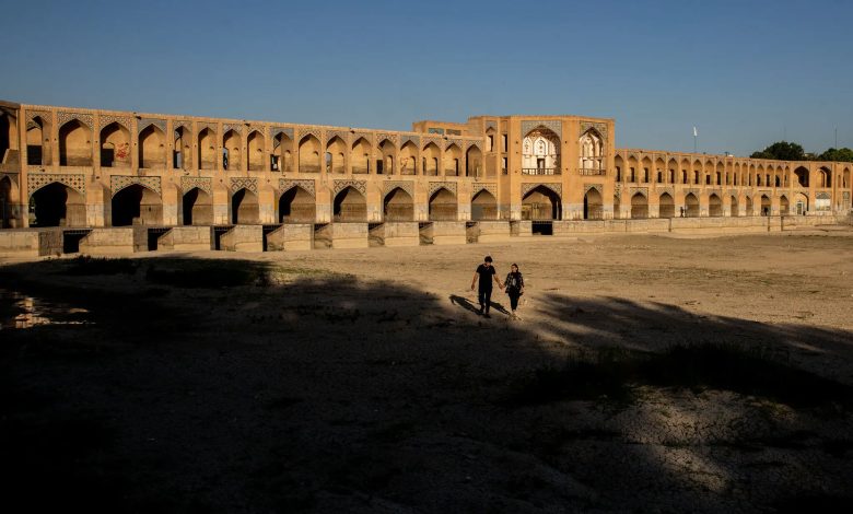 سطح آب‌های زیرزمینی در تقریباً همه جای ایران با کاهش چشمگیر مواجه است