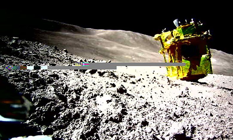 ماه‌نشین تاریخ‌ساز ژاپن به‌صورت وارونه روی ماه فرود آمده است