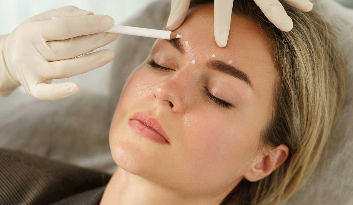 متخصص پوست و مو و زیبایی