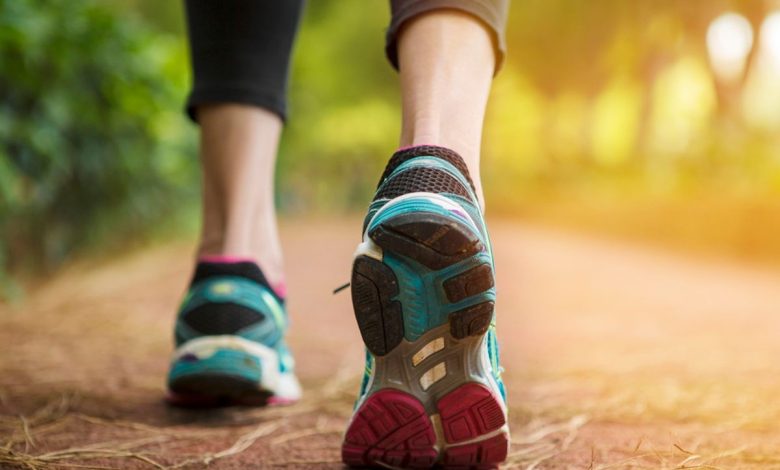 ده‌هزار قدم پیاده‌روی در روز واقعا ما را سالم‌تر می‌کند