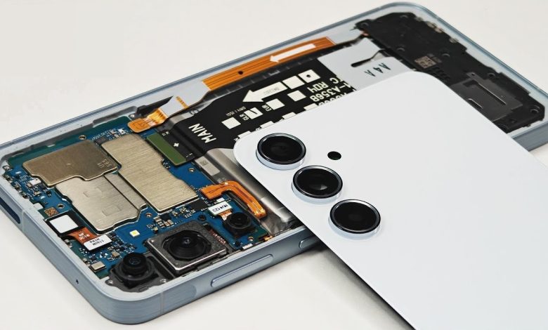 کالبدشکافی گلکسی A55؛ درون گوشی سامسونگ چه‌خبر است؟ + ویدیو
