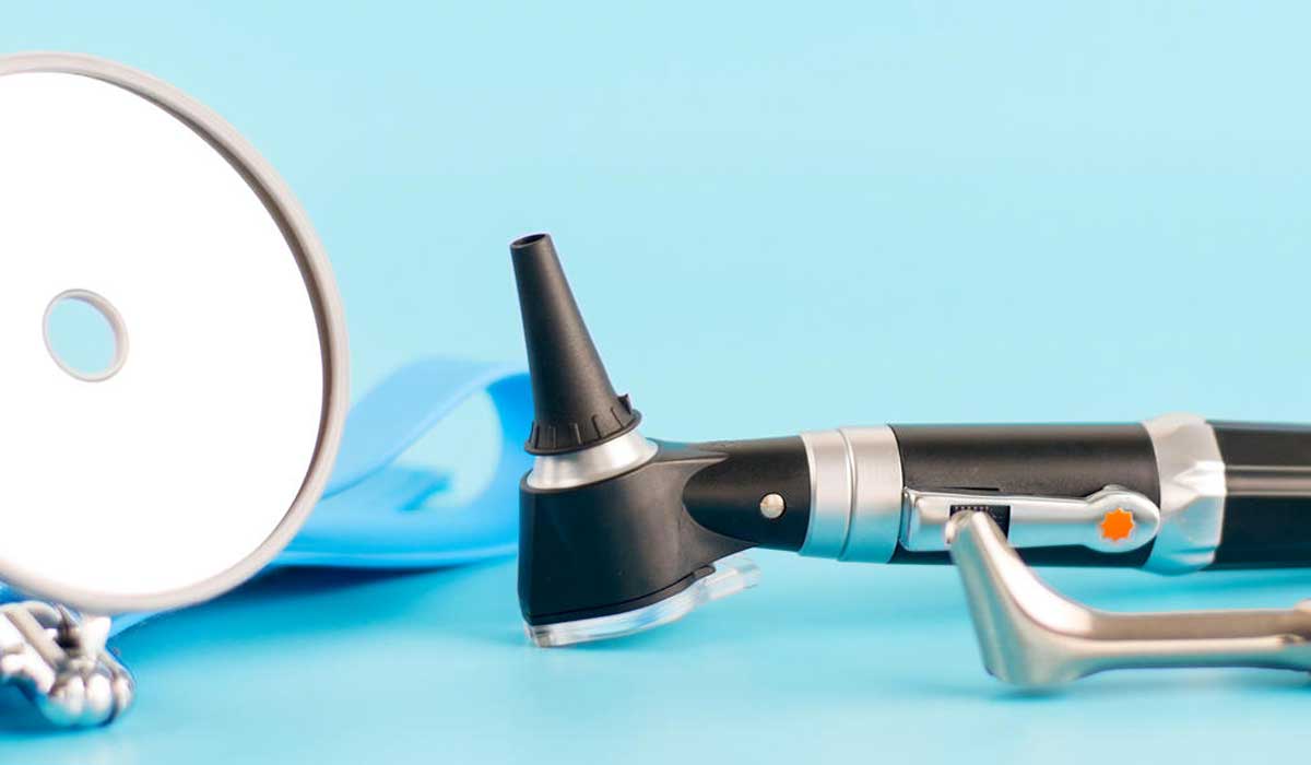 تخصص گوش و حلق و بینی چیست و دکتر گوش کیست؟_مستطیل زرد 17 تخصص گوش و حلق