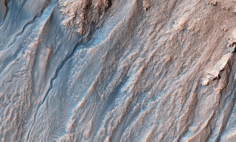 مریخ احتمالا در گذشته آب کافی برای شکل‌گیری حیات نداشته است