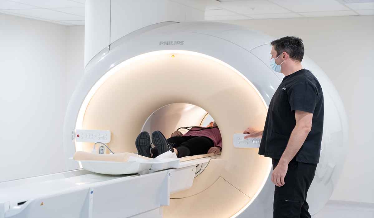 ام آر آی (mri) چیست و برای تشخیص چه بیماریهایی کاربرد دارد؟_مستطیل زرد 4 کاربرد ام آر آی