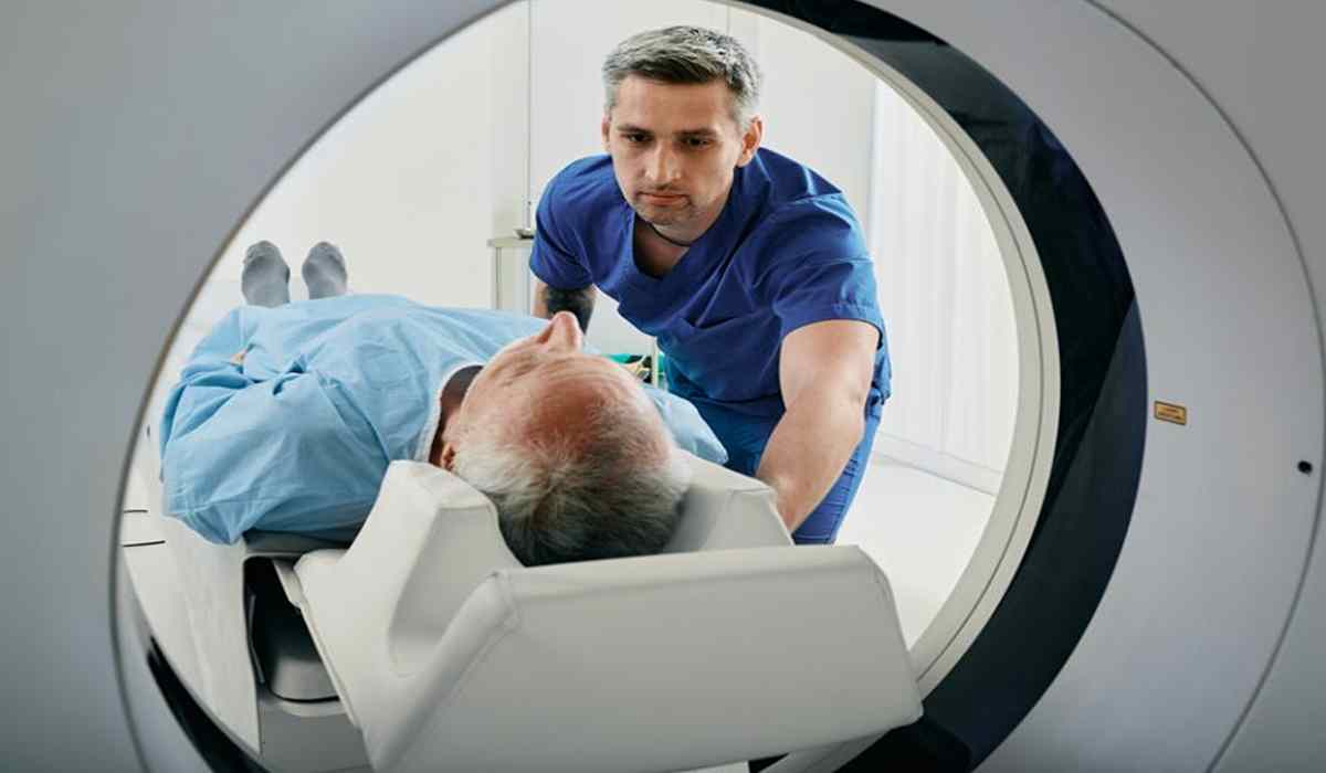 ام آر آی (mri) چیست و برای تشخیص چه بیماریهایی کاربرد دارد؟_مستطیل زرد 12 اسکن ام آر آی