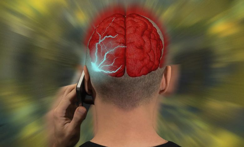 نتیجه قاطع بزرگ‌ترین مطالعه مروری: تلفن‌های همراه ارتباطی با سرطان مغز ندارند