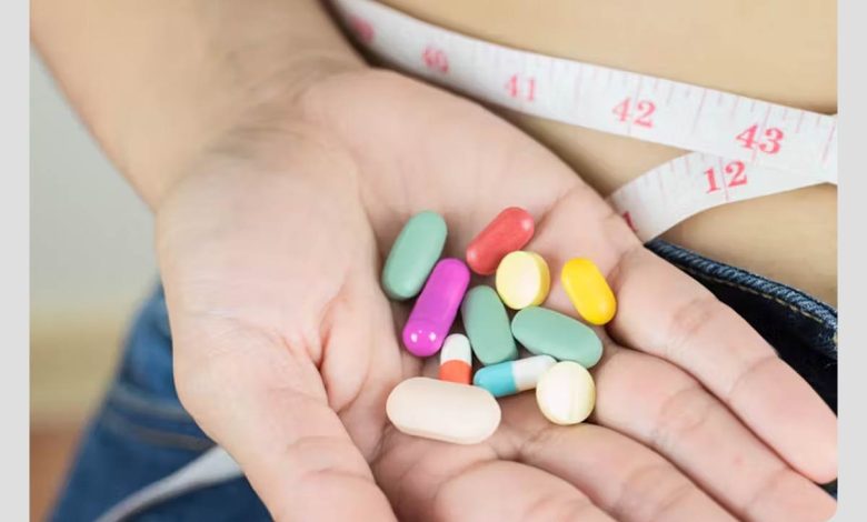 فرد در حال کاهش وزن با بهترین قرص های لاغری