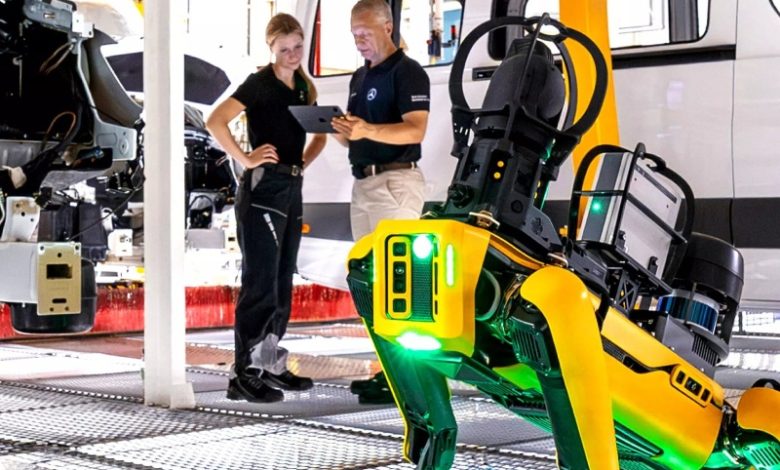 این سگ رباتیک کارمند مرسدس است!