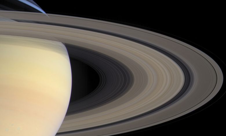 زحل این روزها شکوه همیشگی‌اش را ندارد؛ شاید صد میلیون سال دیگر کاملاً بدون حلقه شود